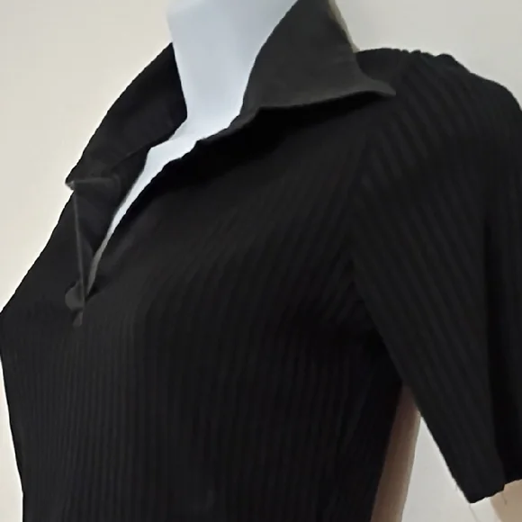 🎁FREE GIFT INCLUDED🎁Forever 21 Elegant Black Short Sleeve Tee - Picture 5 of 11